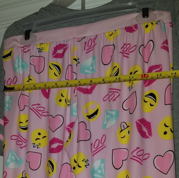 *GIFTED* PJ Set - Picture 2 of 5